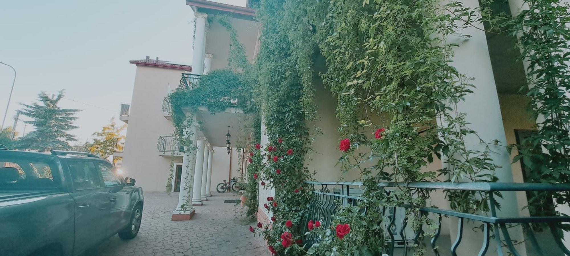 Hotel Rezydencja Rosa Перемишль Екстер'єр фото